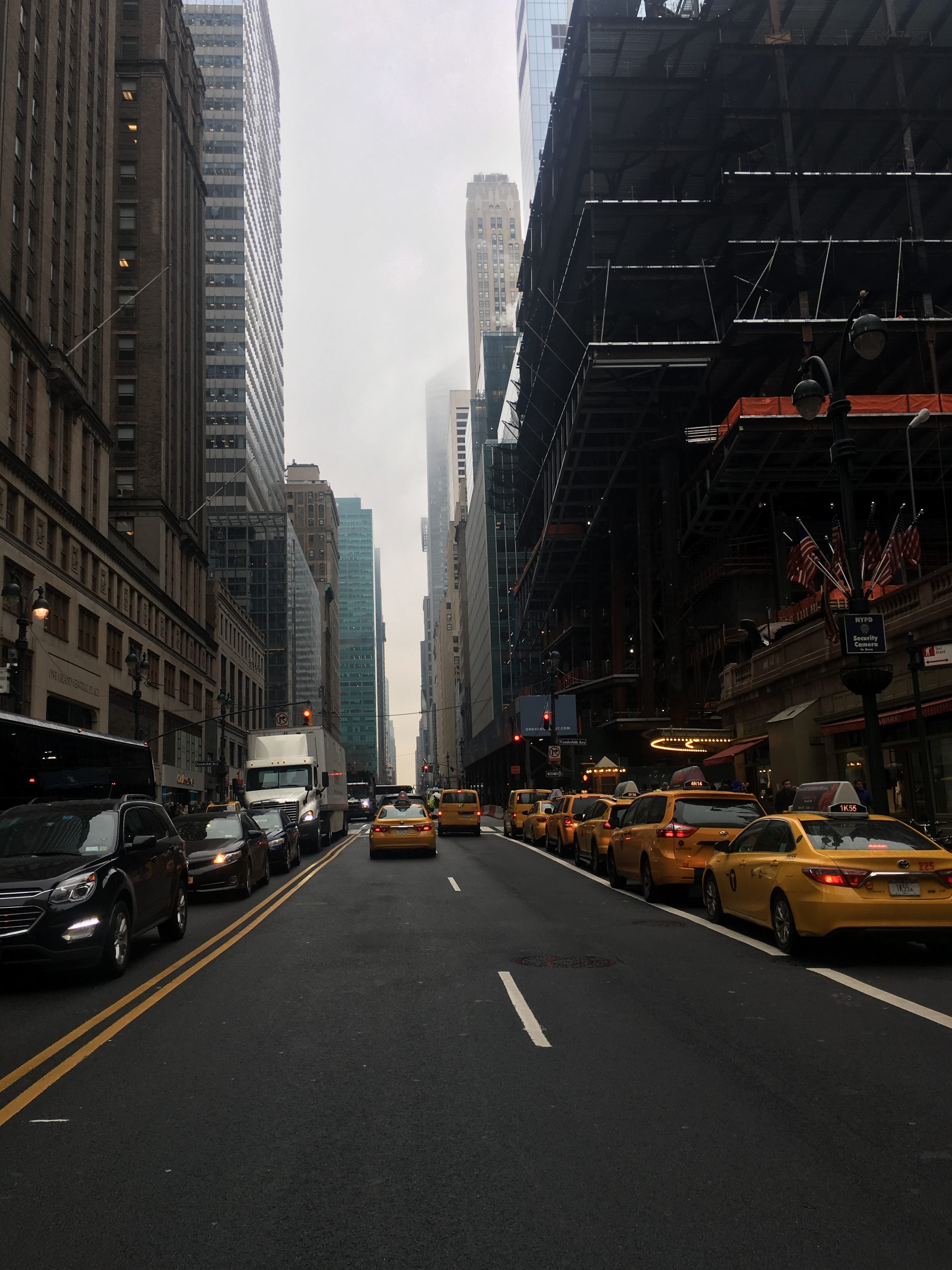 A picture of a typical Avenue in NYC